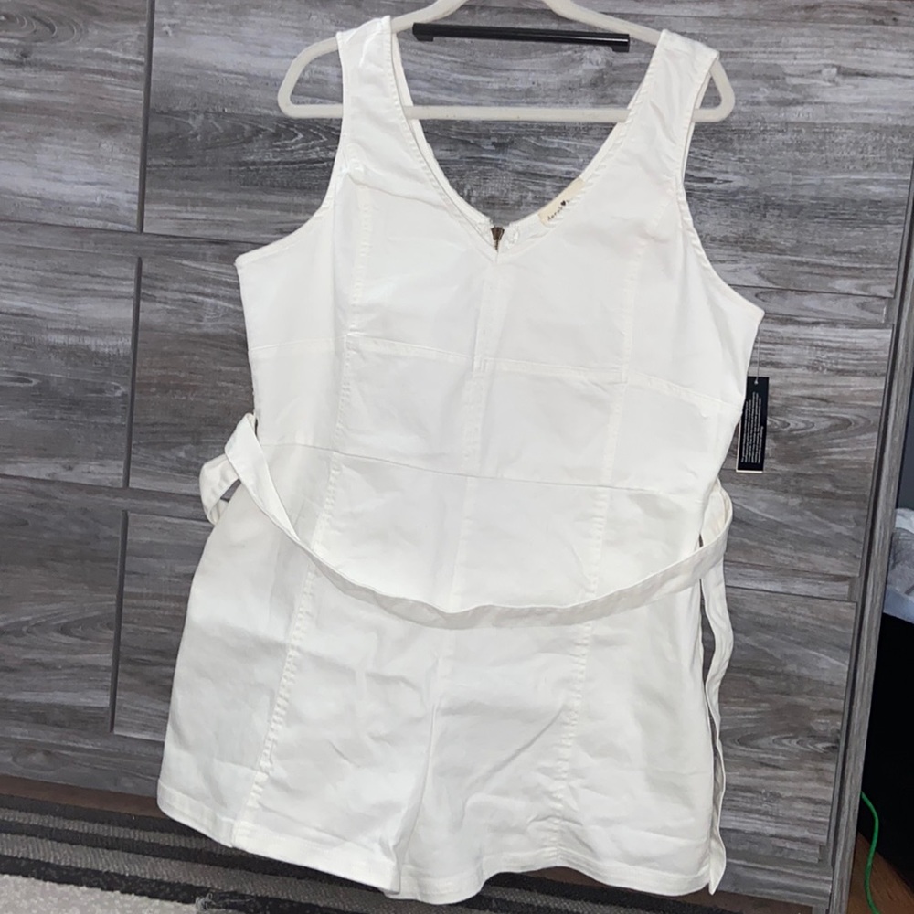 Derek heart | 2x | white denim zip up romper | brand new with tags